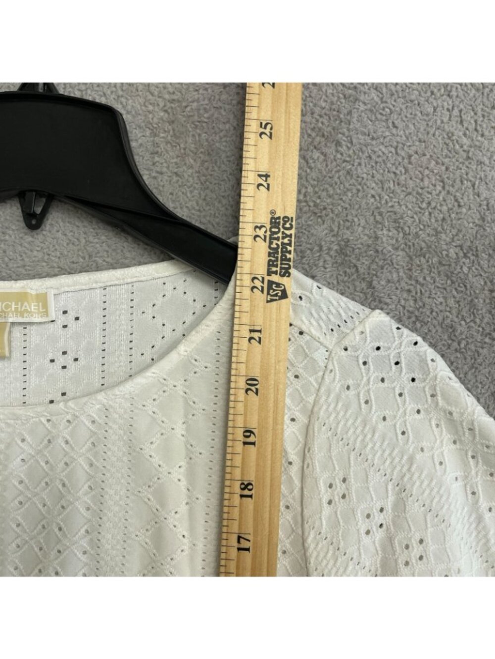 Michael  Kors Women's M White Eyelet Short Sleeve Smocked Hem Top P0432 - Picture 5 of 8